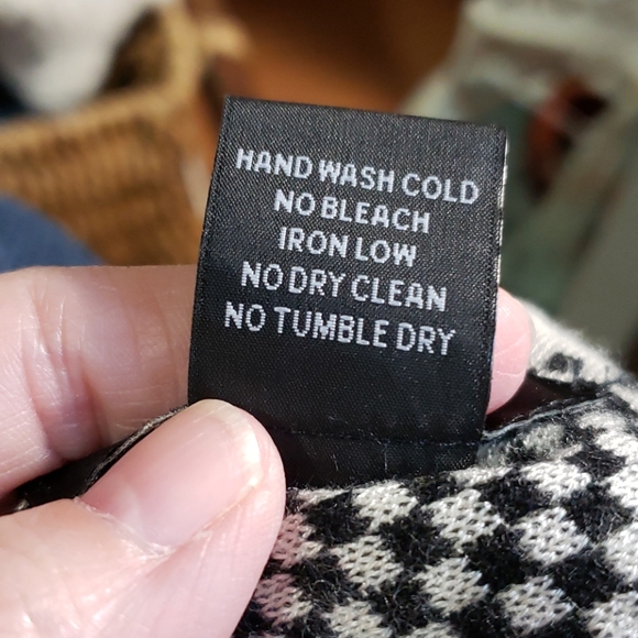 Mia Maddison cardigan - Picture 8 of 8